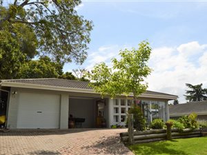 5 Bedroom House in Hunters Home