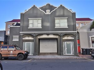 3 Bed Apartment in Strand South
