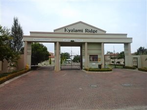 4 Bed Cluster in Carlswald AH