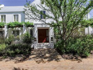 4 Bed House in De Zalze