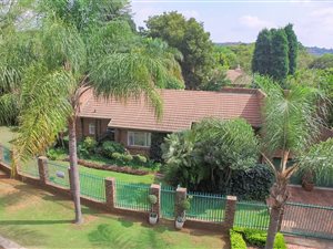 4 Bedroom House in Die Wilgers
