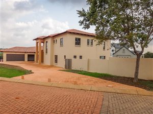 5 Bed House in Hazeldean (Silverlakes Surroundings)