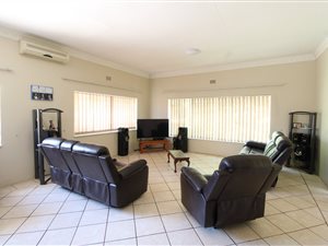 4 Bed House in Elandia