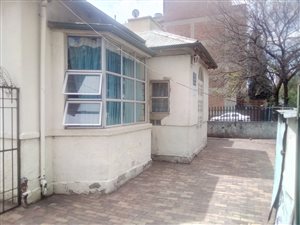 7 Bed House in Berea