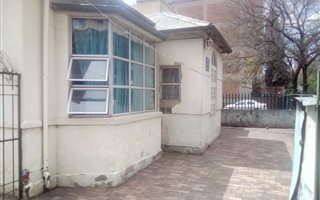 7 Bedroom House in Berea