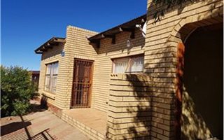 2 Bedroom House in Bloemfontein