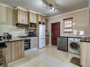 3 Bed Apartment in Fairleads