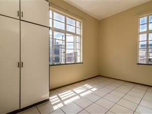 Bachelor apartment in Johannesburg Central
