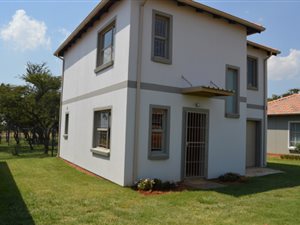 3 Bed House in Lotus Gardens