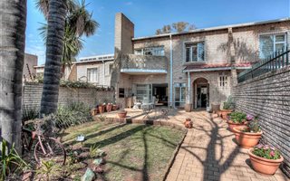 3 Bedroom Duplex in Victory Park