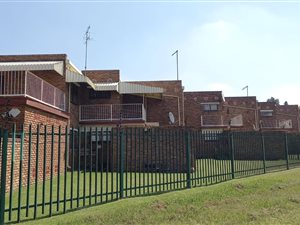 3 Bed Duplex in Selection Park
