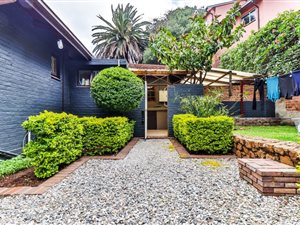 3 Bed House in Kensington