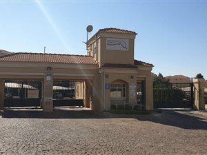 2 Bed Apartment in Northcliff