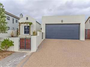 3 Bedroom House in Kelderhof Country Village