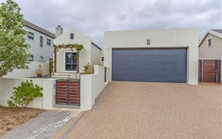 3 Bedroom House in Kelderhof Country Village