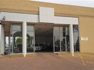 2100 m² Industrial space in Halfway House