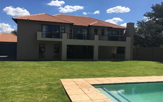 5 Bedroom House in Waterkloof Heights