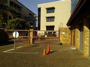 3 Bed Apartment in Zwartkop