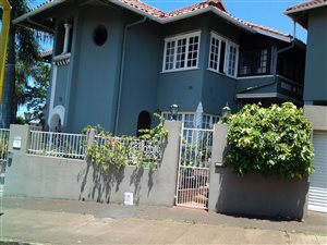 7 Bed House in Glenwood