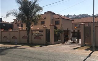 2 Bedroom Townhouse in Oakdene