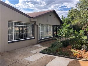 3 Bed House in Roosheuwel