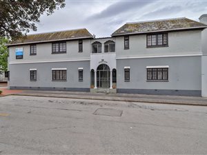 6 Bed Apartment in Port Elizabeth Central