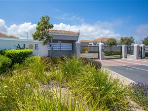 2 Bed Townhouse in Melkbosstrand