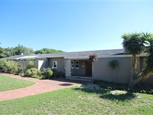 4 Bed House in Constantia