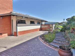 4 Bed House in Meerensee