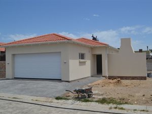 3 Bedroom Townhouse in Rowallan Park and surrounds