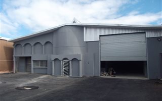 1050 m² Industrial space in Springfield Park