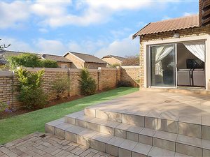 3 Bed Townhouse in Honeydew Manor