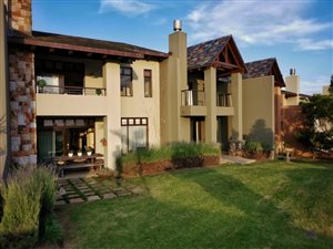 2 Bed Apartment in Oubaai and surrounds