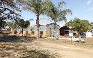 2680 m² Office Space in Rocky Drift