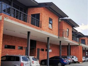 89 m² Commercial space in Die Hoewes