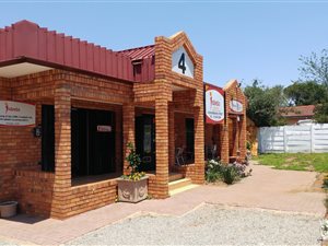 280 m² Commercial space in Rooihuiskraal