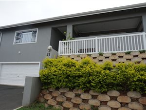 3 Bedroom House in Illovo Beach