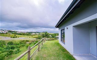3 Bedroom Simplex in Palm Lakes Estate