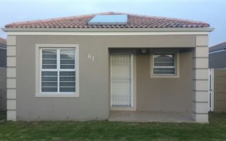 3 Bedroom House in Surrey Estate