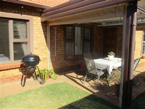 2 Bed Townhouse in Willow Park Manor