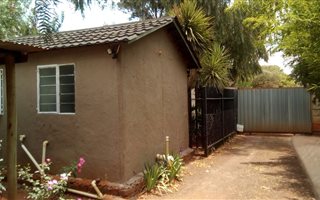 1 Bedroom Garden Cottage in Benoni Orchards