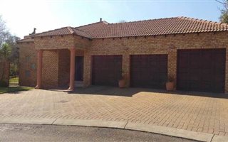4 Bedroom House in Eldoglen