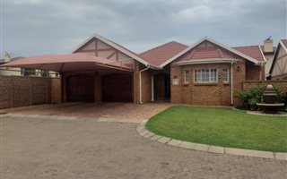 3 Bedroom Cluster in Newmarket Park