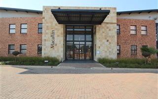 472 m² Office Space in Paulshof