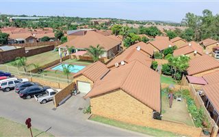 2 Bedroom Simplex in Eldoraigne