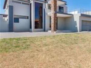 5 Bed House in Helderwyk Estate