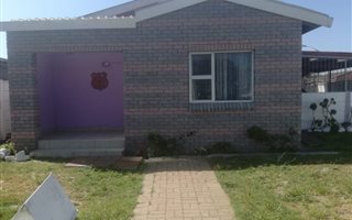2 Bedroom House in Lotus River