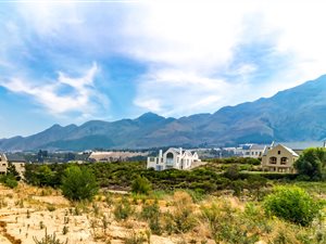 608 m² Land available in Franschhoek