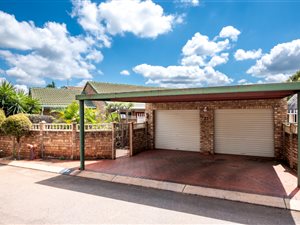 3 Bedroom Townhouse in Doornpoort and surrounds