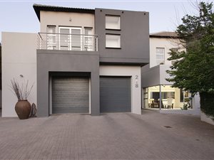 5 Bed House in Olympus AH